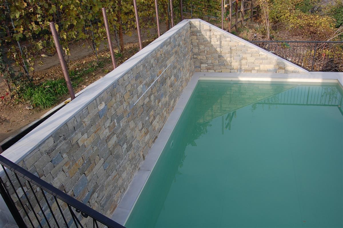 Pavimento e bordo per piscina in Pietra Alpina Naturale n°34