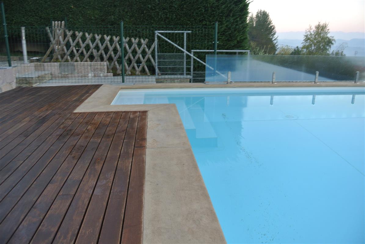 Pavimento e bordo per piscina in Pietra Alpina Naturale n°29