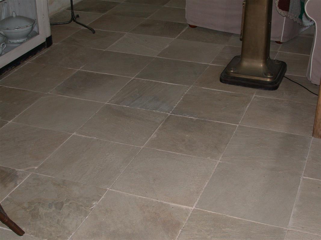 Internal floor in Natural Braun’s stone n°39