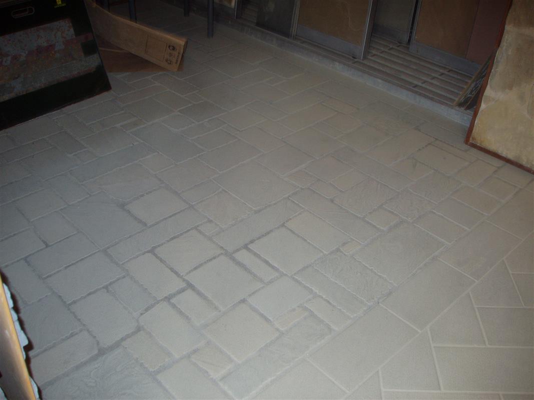 Internal floor in Natural Alpina’s stone n°43