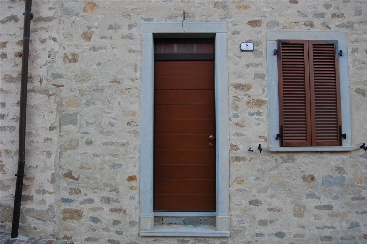 Custom made portal and window border in Natural Stone n°21