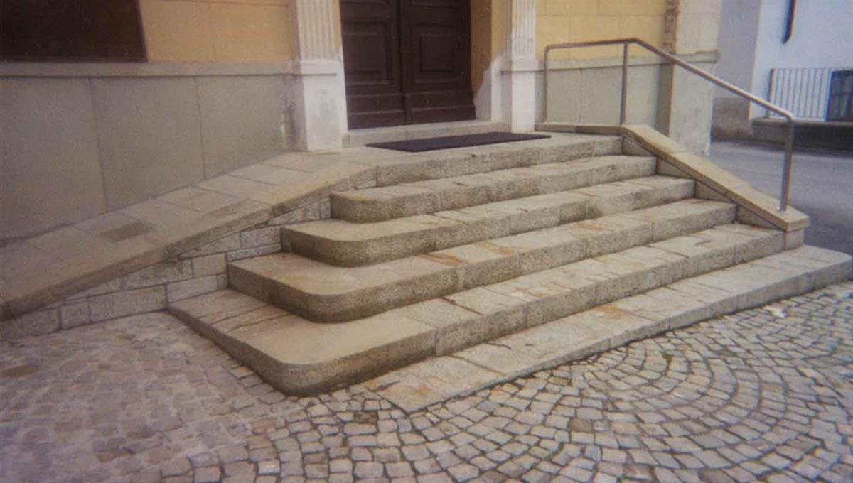 Natural stone stair n°13