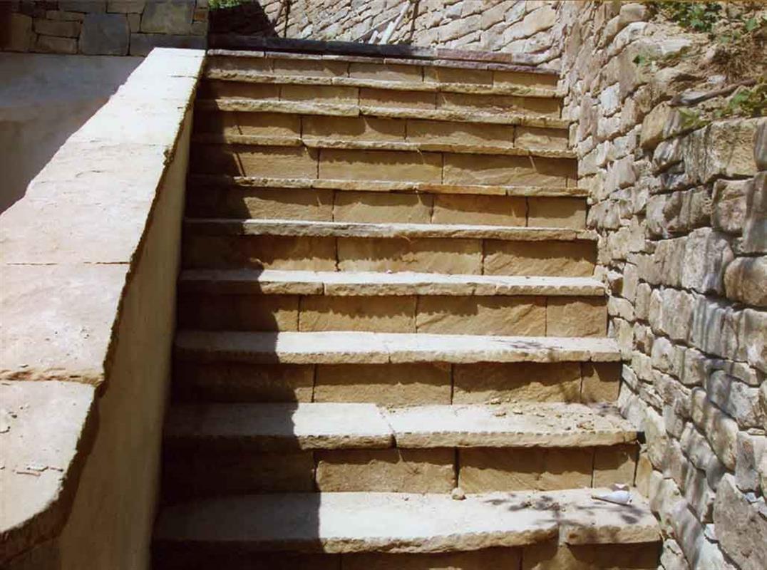 External stairs in Natural Braun Stone n°12