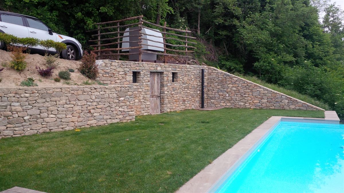 Pavimento e bordo per piscina in Pietra Gaia Naturale n°11