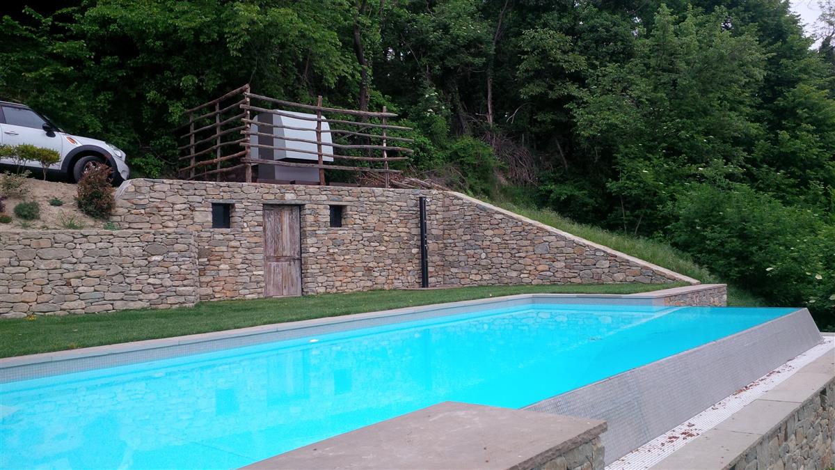 Pavimento e bordo per piscina in Pietra Gaia Naturale n°14