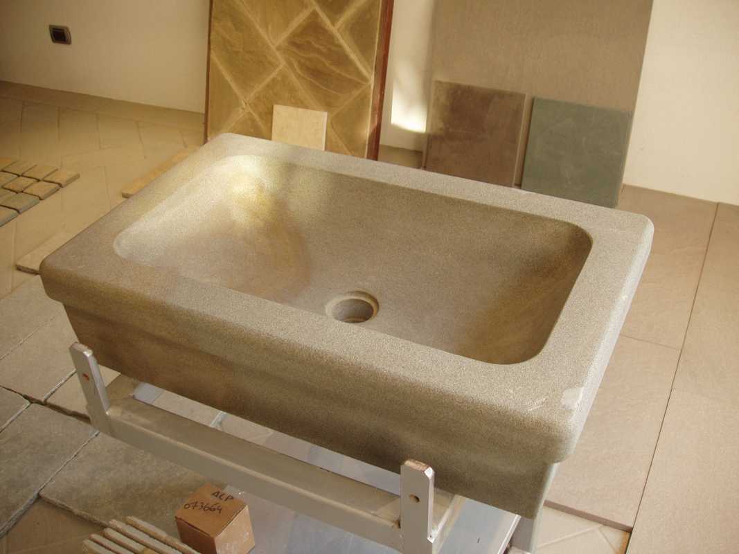 Custom made bathroom sink in Natural Langa’s stone n°8