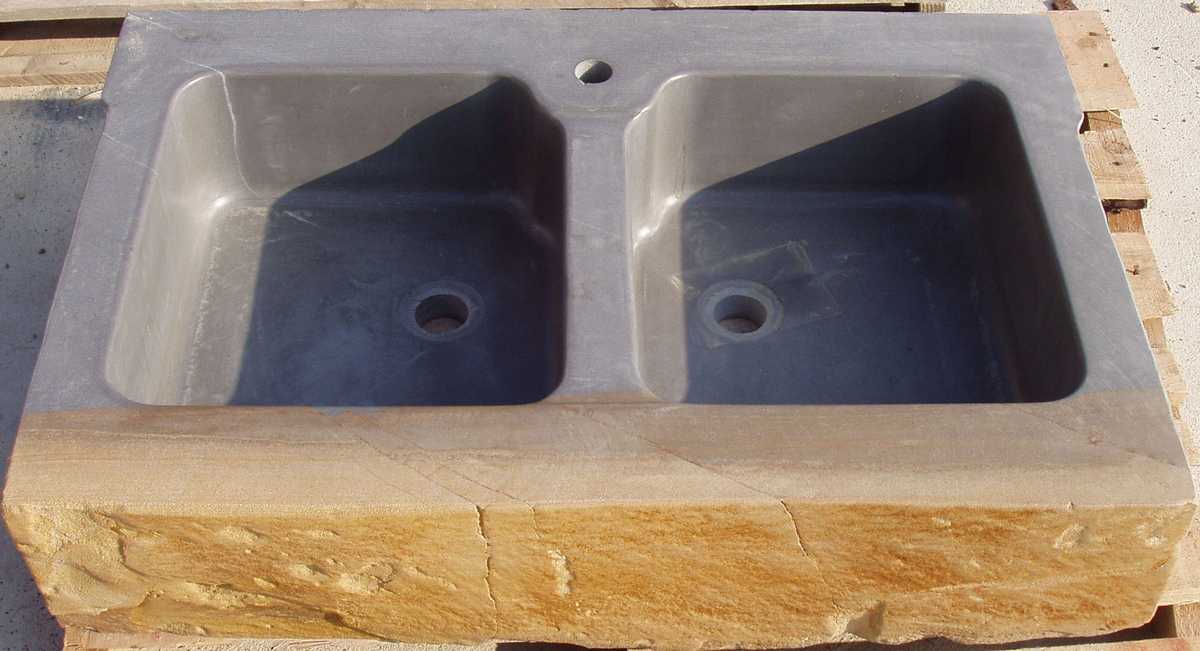 Custom made kitchen sink in Natural Langa’s Stone n°18