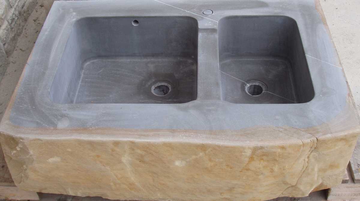 Custom made kitchen sink in Natural Langa’s Stone n°19