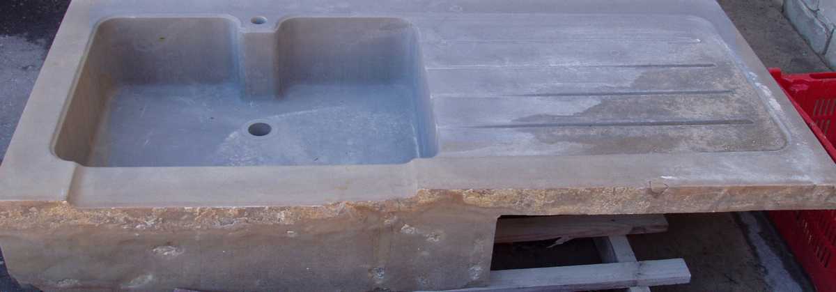 Custom made kitchen sink in Natural Langa’s Stone n°20