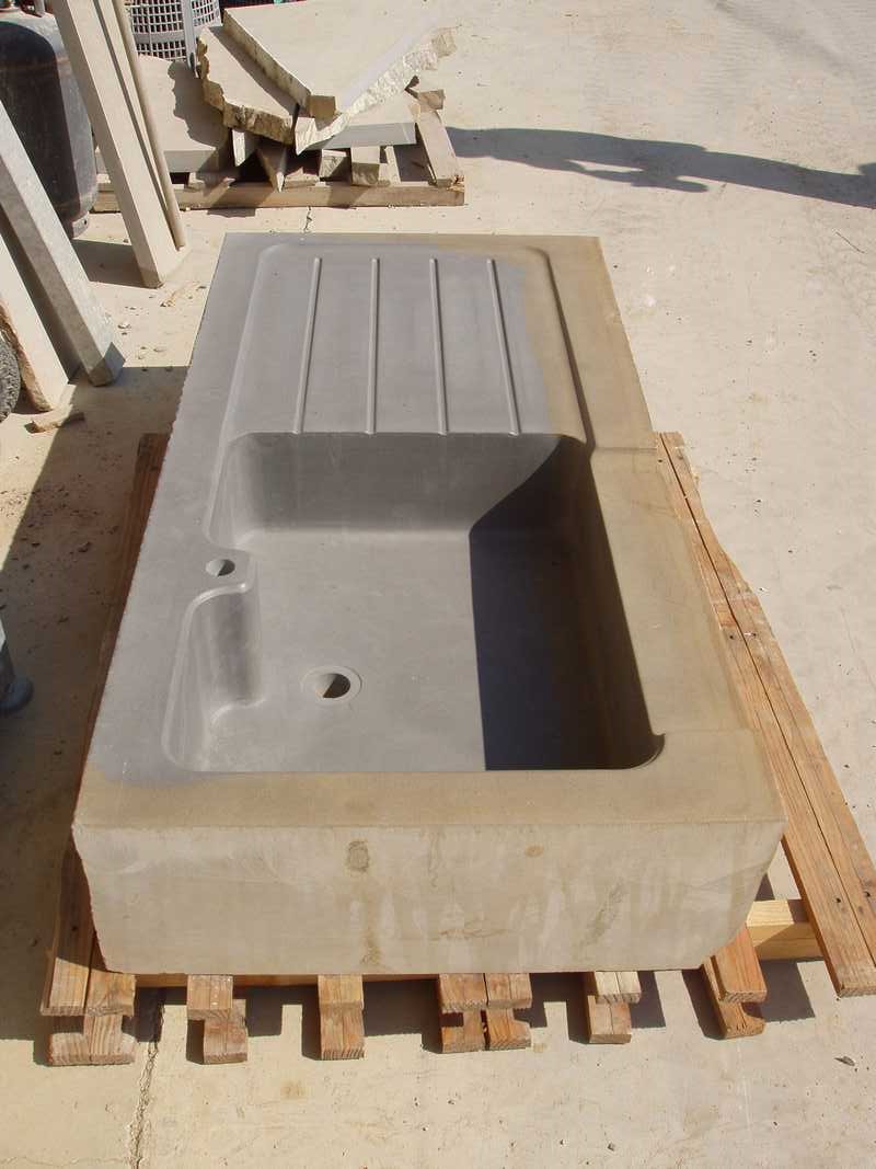 Custom made kitchen sink in Natural Langa’s Stone n°34