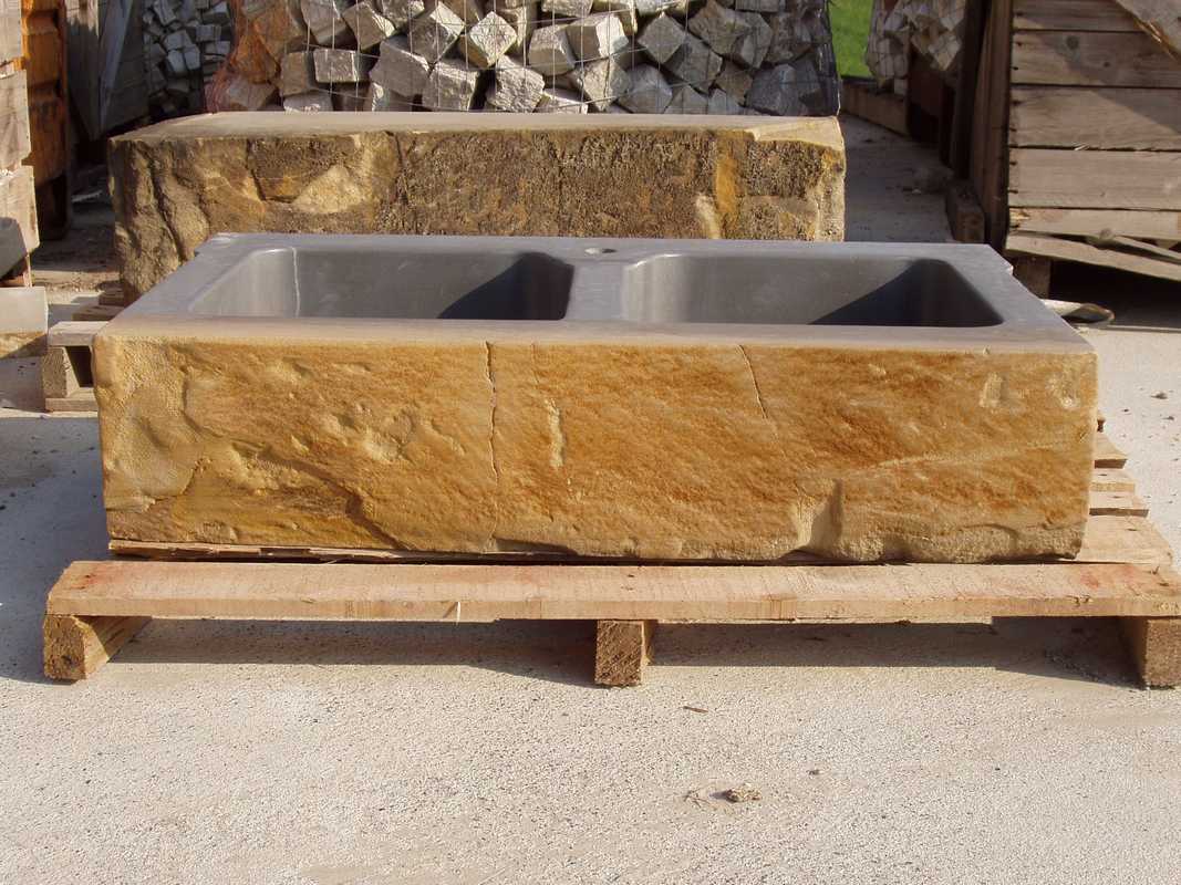 Custom made kitchen sink in Natural Langa’s Stone n°35