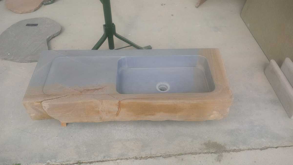 Custom-made kitchen sink in Natural Langa’s Stone n°4