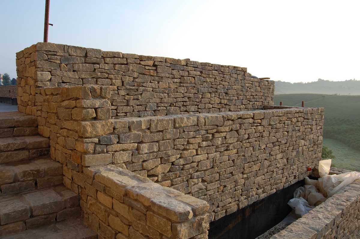 Wall in Natural Langa’s Stone n°60