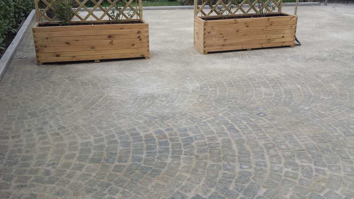 Cobbles paving in Luserna’s Natural Stone n°15