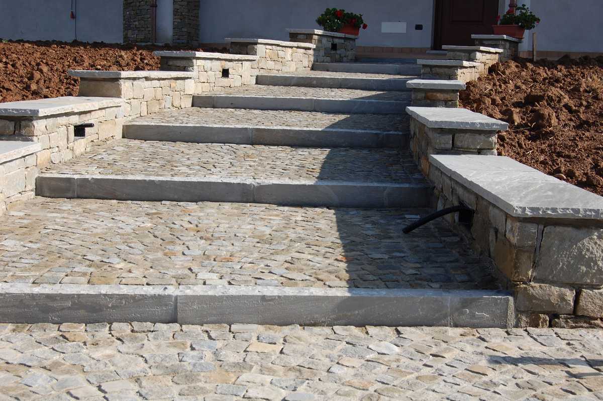 Cobbles paving in Langa’s Natural Stone n°30
