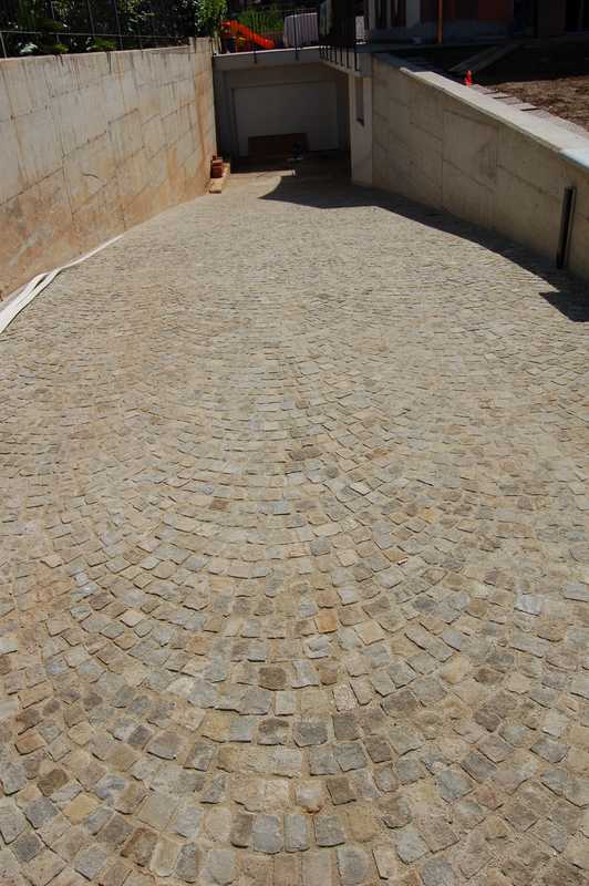 Cobbles paving in Langa’s Natural Stone n°39