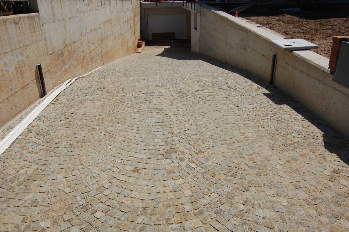 Cobbles paving in Langa’s Natural Stone n°40