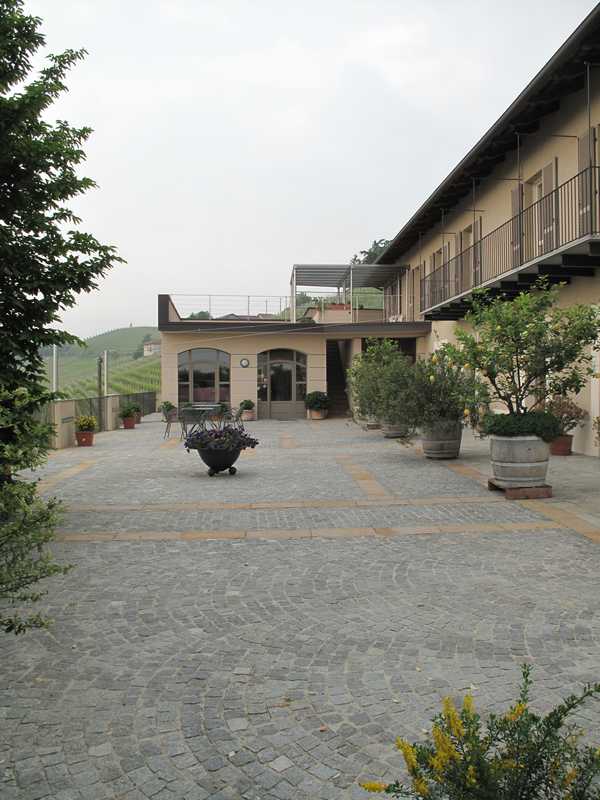 Cobbles paving in Luserna’s Natural Stone n°28