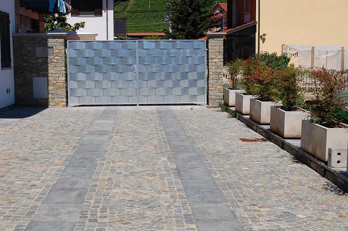 Cobbles paving in Luserna’s Natural Stone n°62