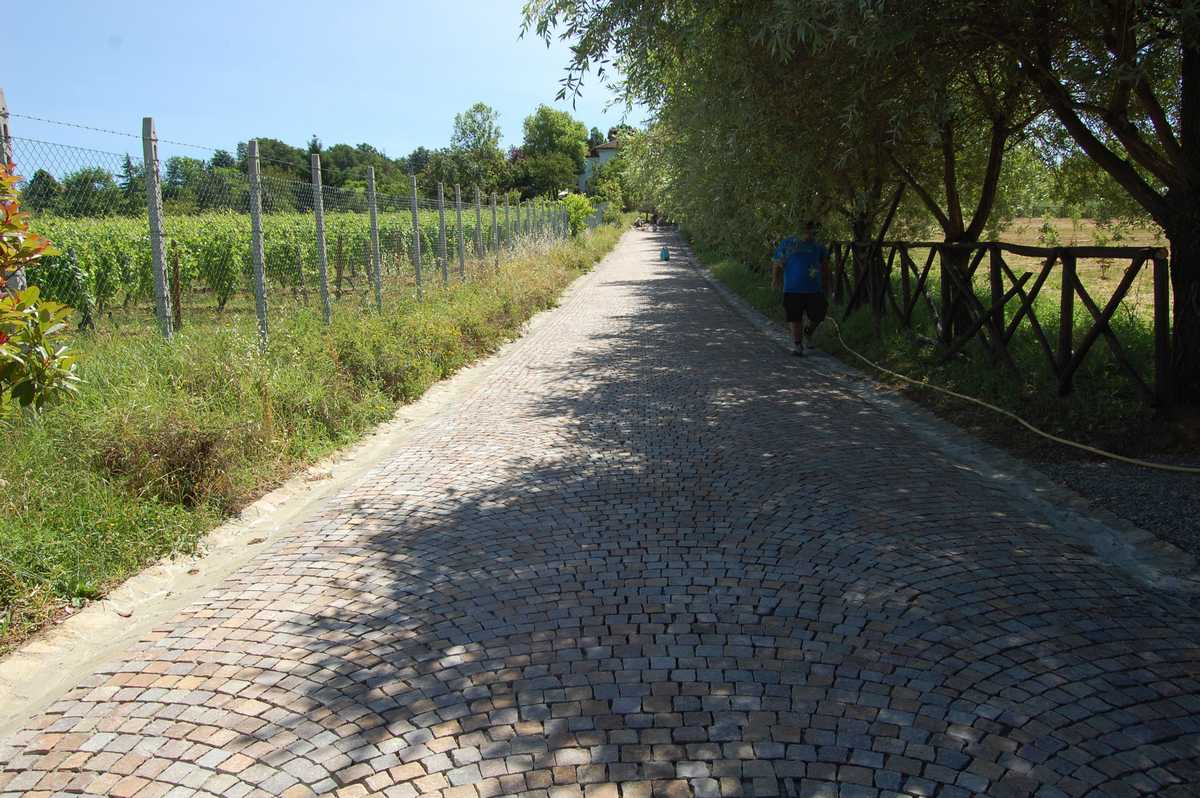 Cobbles paving in Porfido of Trentino’s Natural Stone n°17
