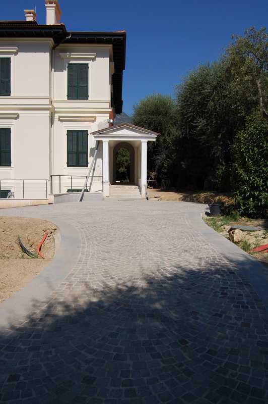 Cobbles paving in Porfido of Trentino’s Natural Stone n°19