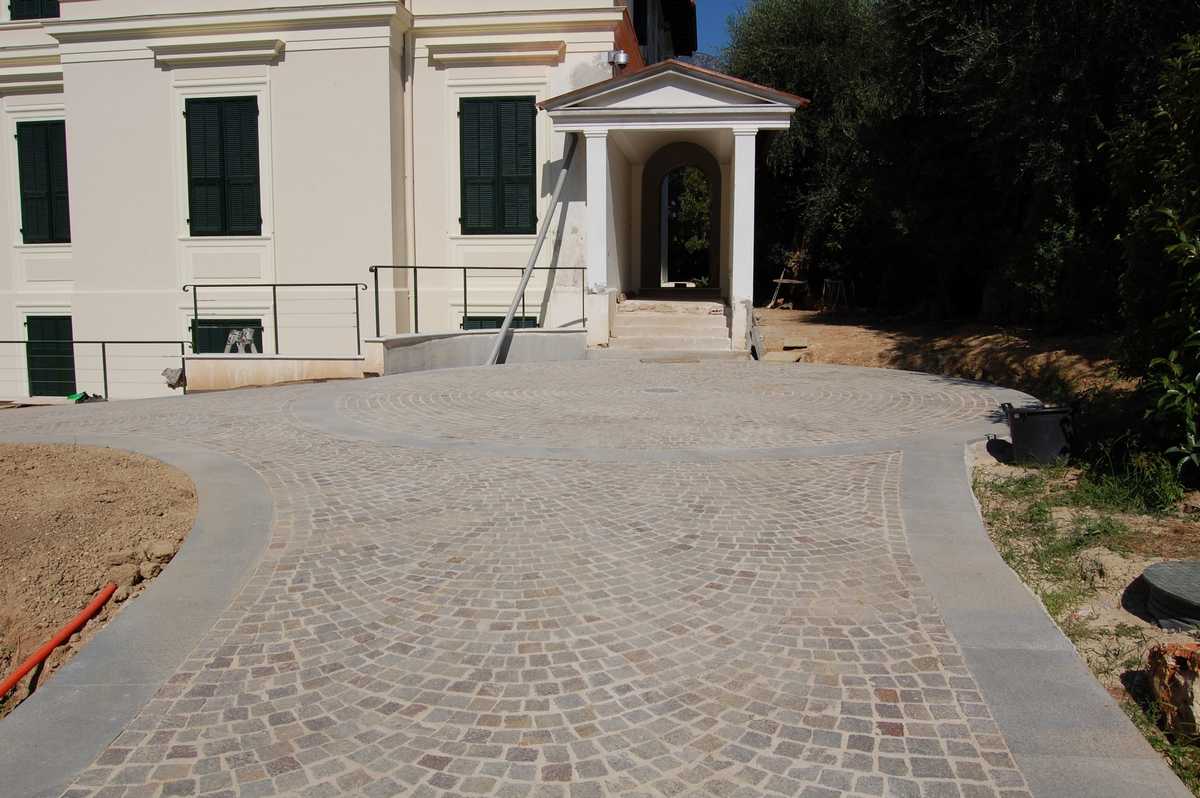 Cobbles paving in Porfido of Trentino’s Natural Stone n°37