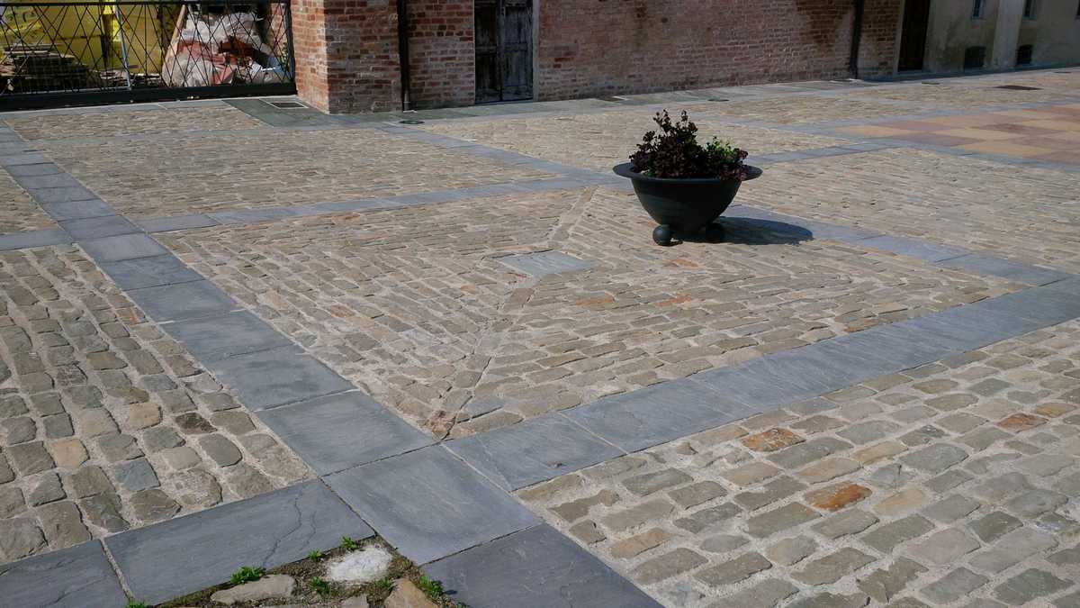 Block pavement named “sternìa” in Natural Langa’s Stone n°14