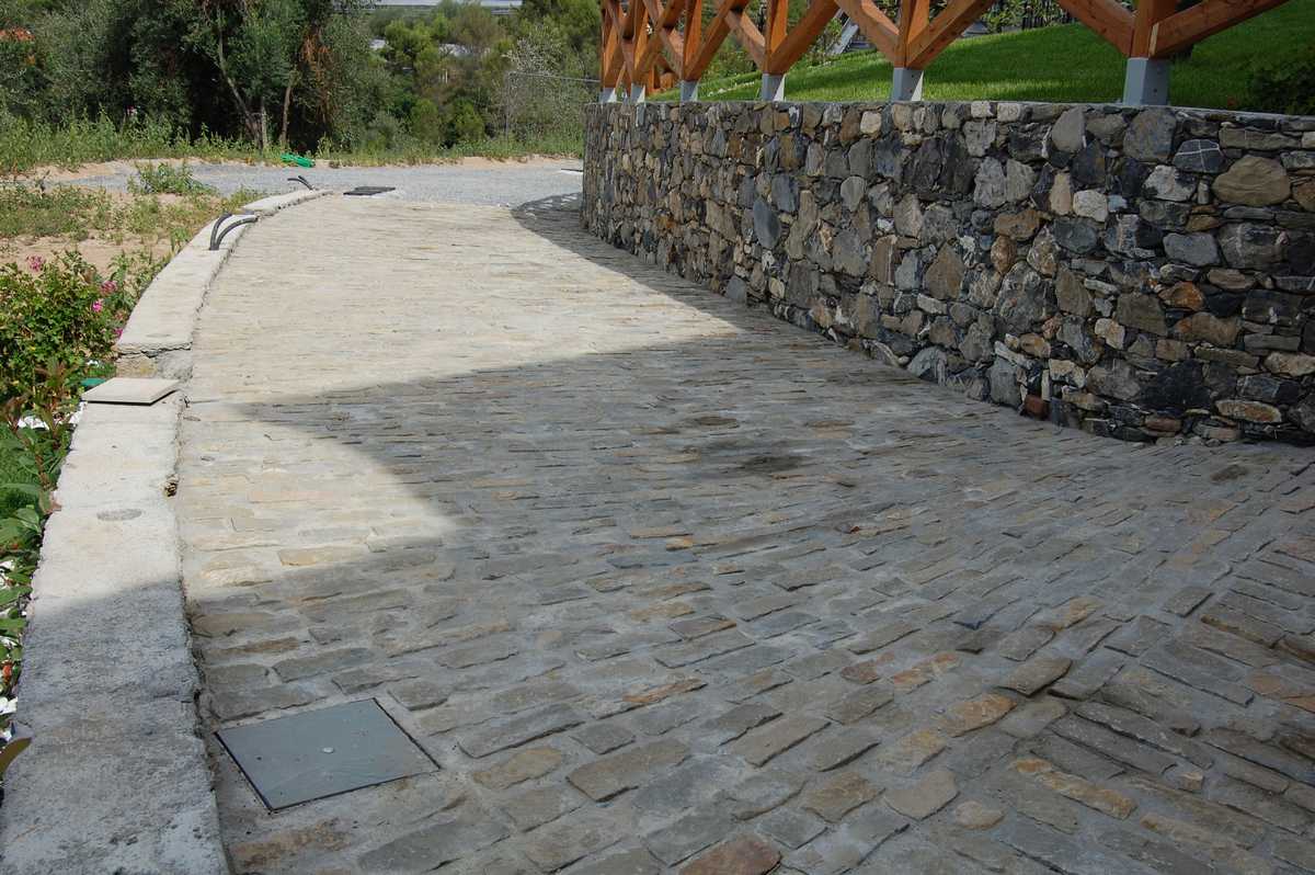 Block pavement named “sternìa” in Natural Langa’s Stone n°28