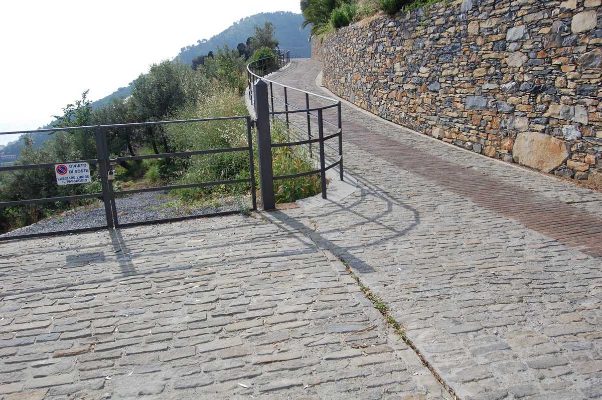 Pavimentazione tipo Sternìa in Pietra di Langa Naturale n°31