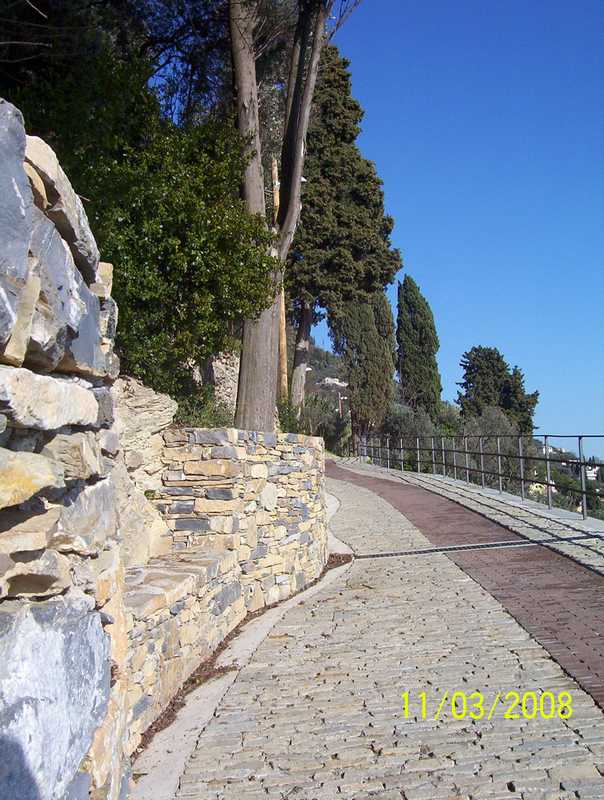 Pavimentazione tipo Sternìa in Pietra di Langa Naturale n°33