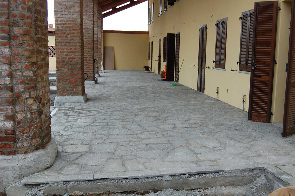 Crazy paving in Natural Luserna’s Stone n°9