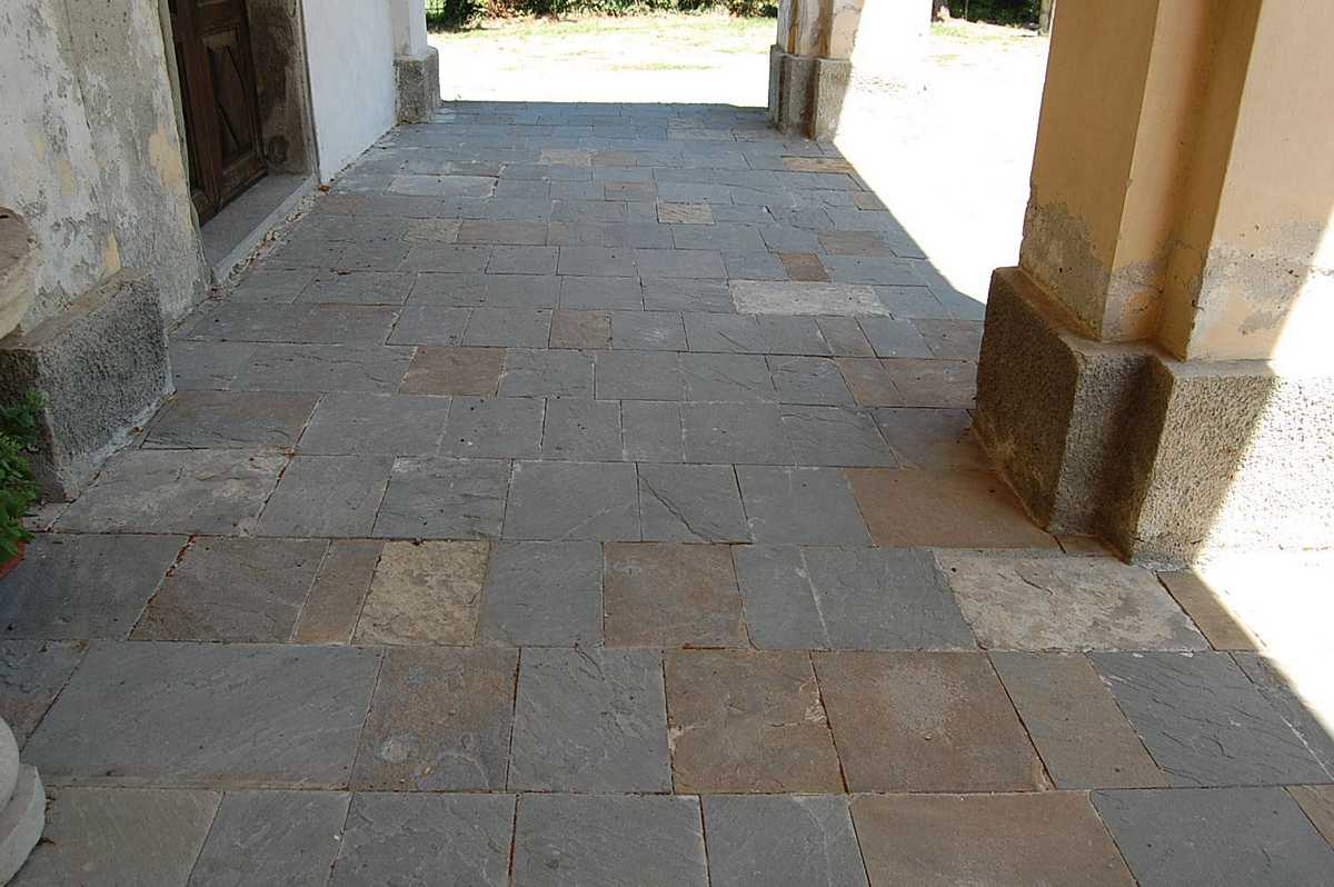 Free lenght pavement in Natural Braun Stone n°27