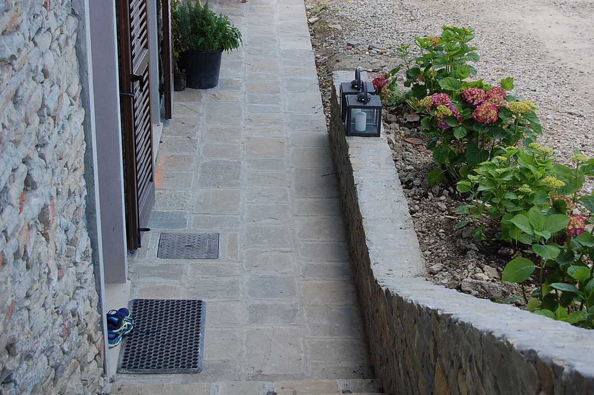 Free lenght pavement in Natural Braun Stone n°32