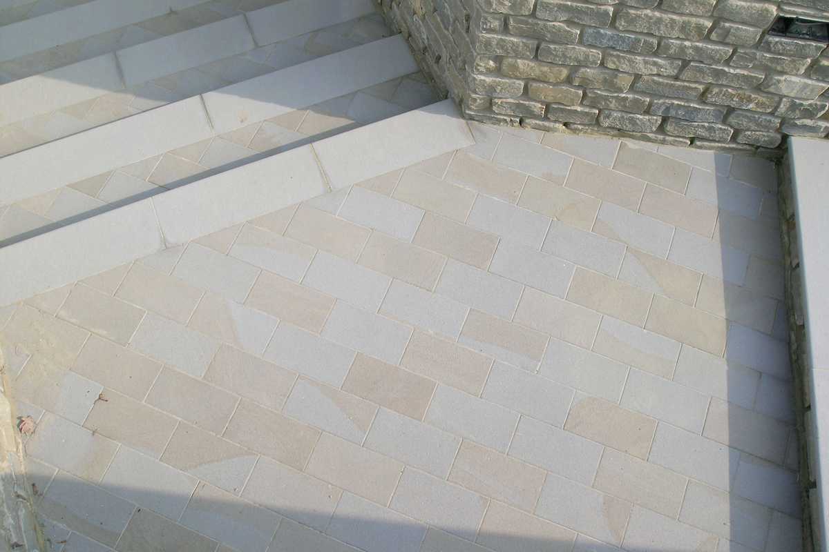 Natural stone flooring type “Piastrelle” n°6