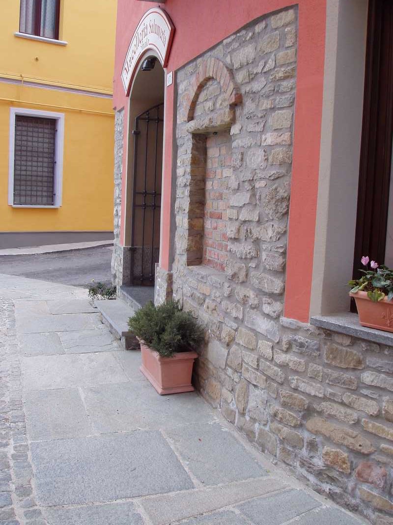 Free lenght pavement in Natural Luserna’s Stone n°46