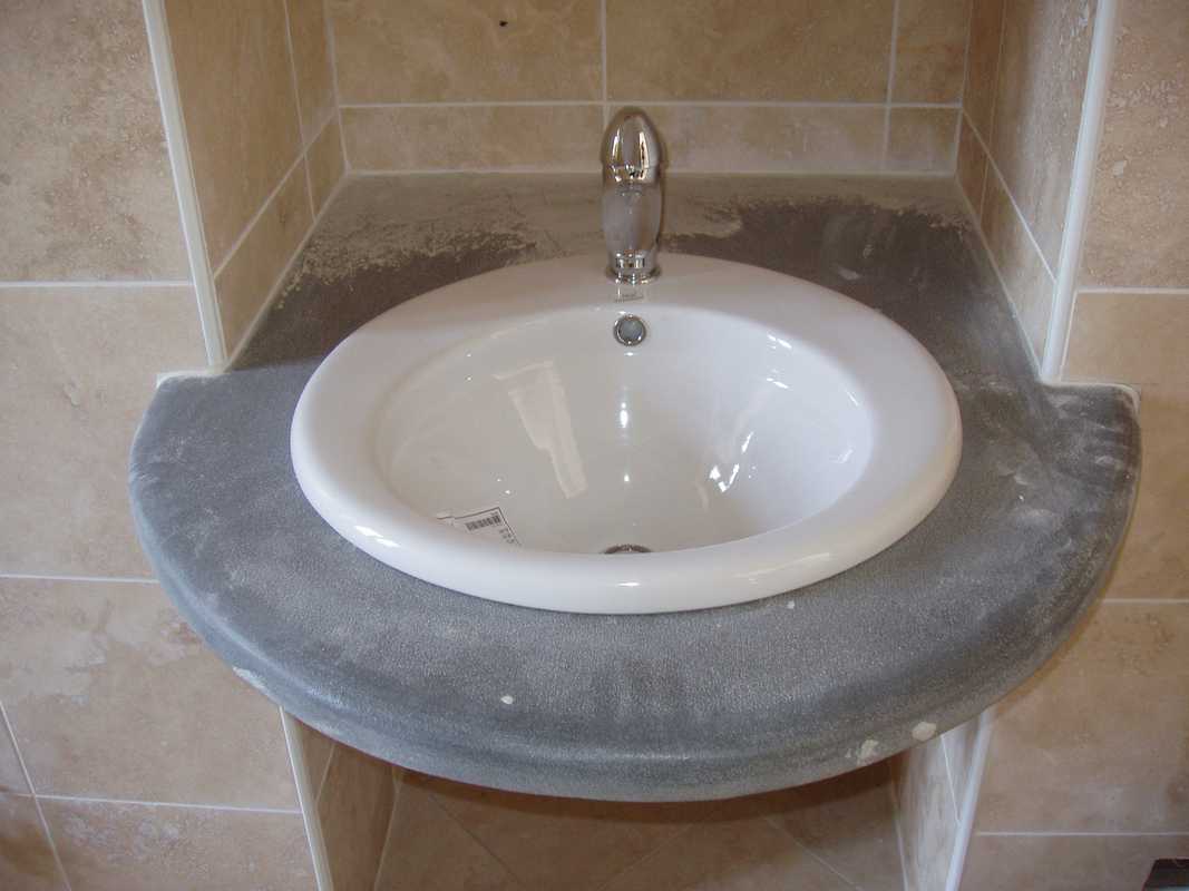 Piano per lavabo da bagno in Pietra Alpina Naturale su misura n°4