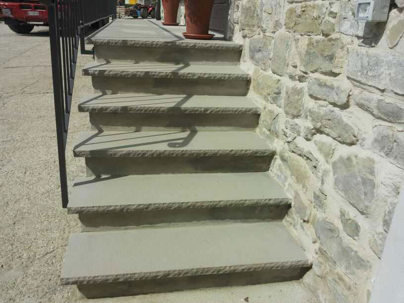 External stairs in Natural Alpina Stone n°22