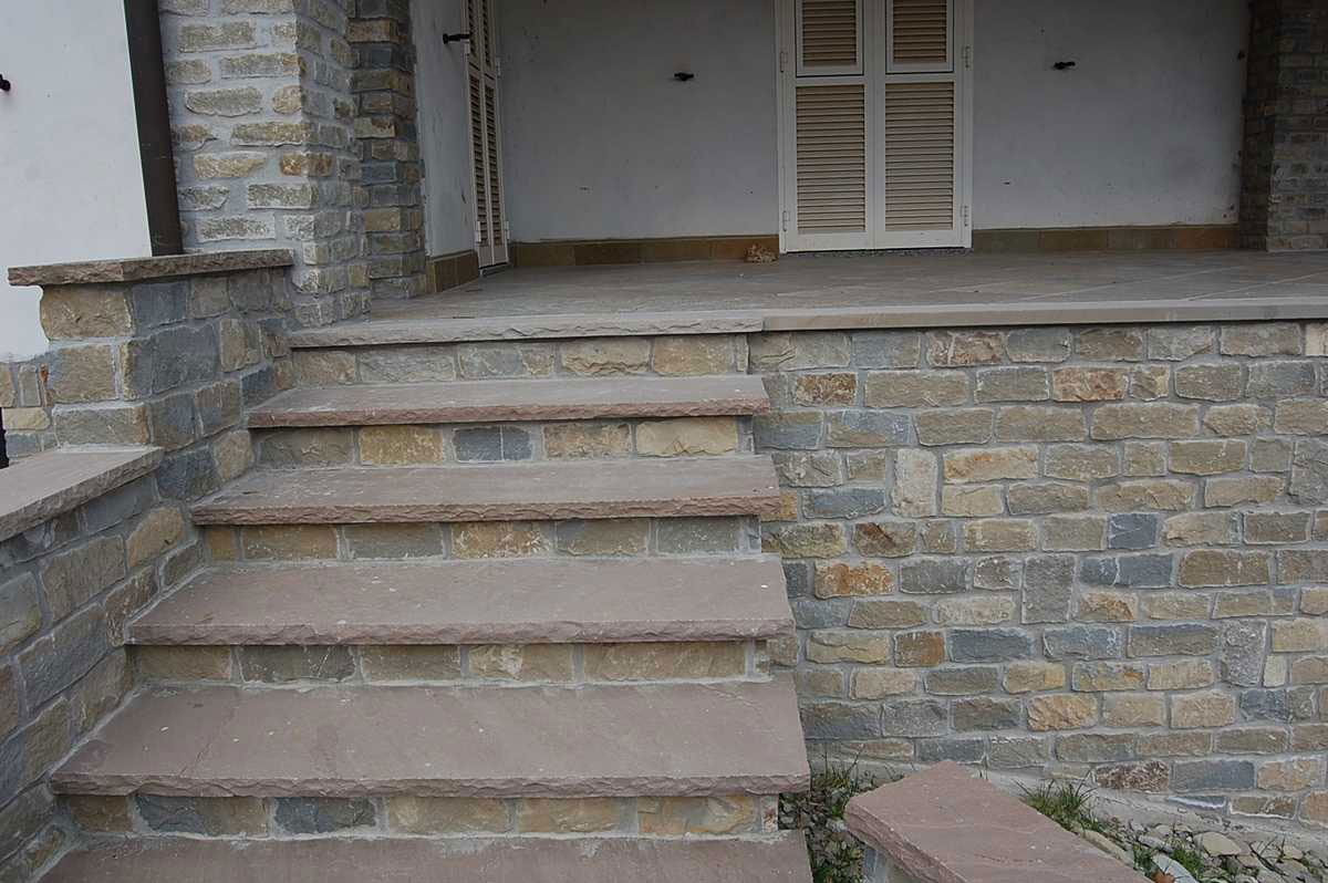External stairs in Natural Gaia Stone n°14