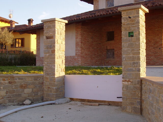 001 Ingresso in Pietra di Langa