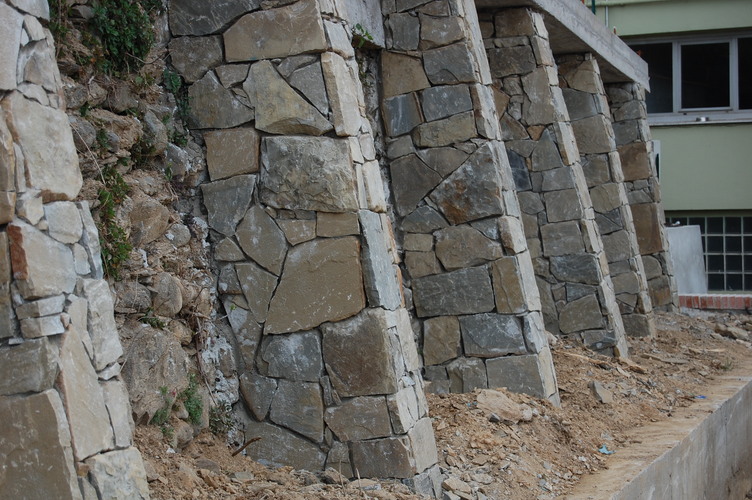 001 Rivestimento Contrafforti 02.jpg