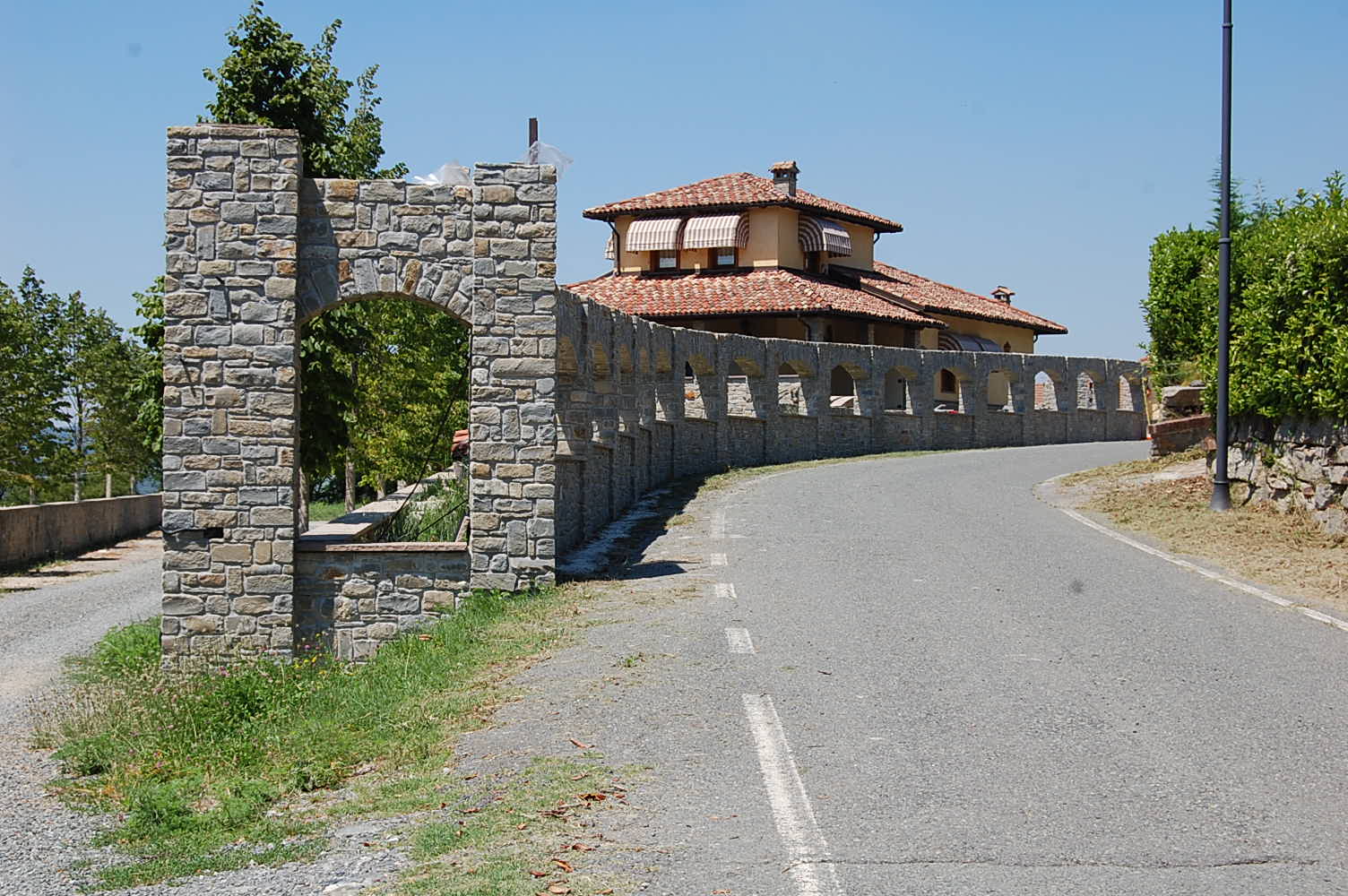 003 Muro in Pietra di Langa