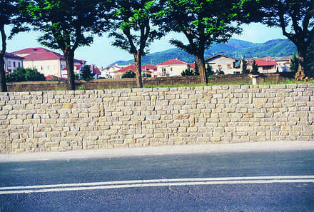 003 Muro in Pietra di Langa 02.jpg