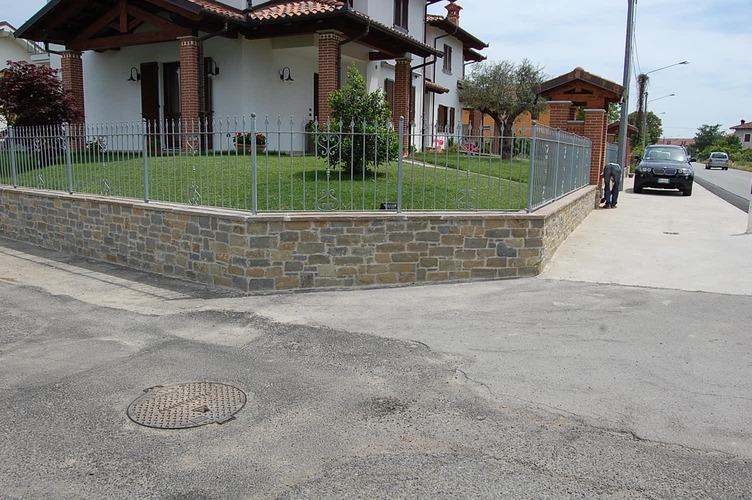 007 Muro in Pietra di Langa