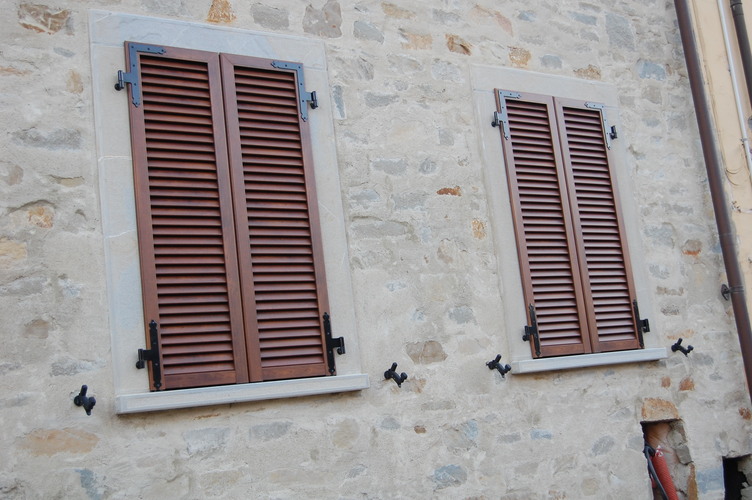 008 Bordi Porte e Finestre