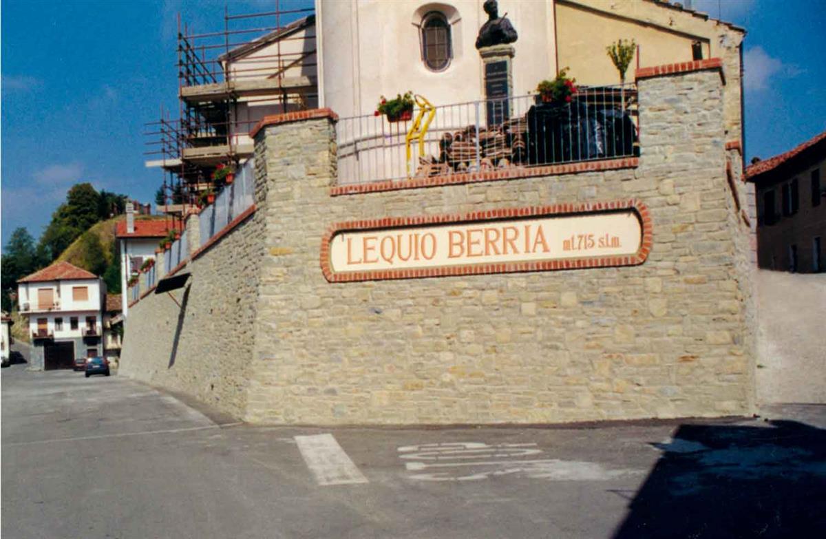 009 Muro in Pietra di Langa