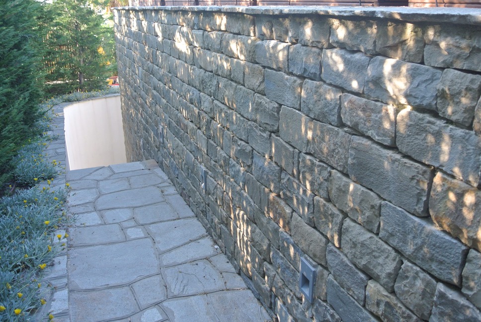 011 Muro in Pietra di Langa 02.jpg