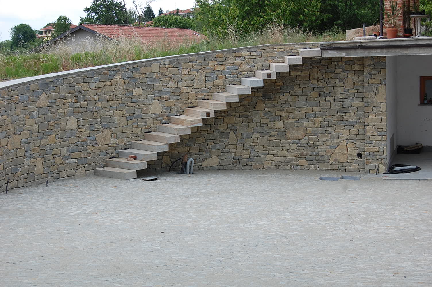 012 Scala Esterne in Pietra Naturale 02.JPG