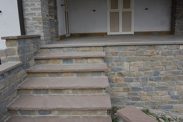 016 Scala Esterne in Pietra Naturale 02.jpg