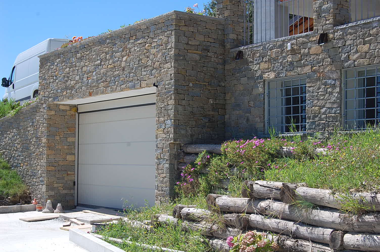 019 Casa in Pietra di Langa 02.JPG