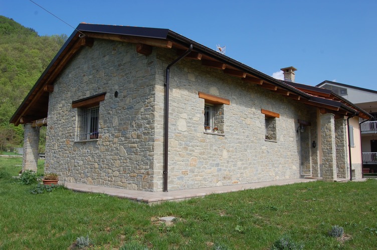 022 Casa in Pietra di Langa